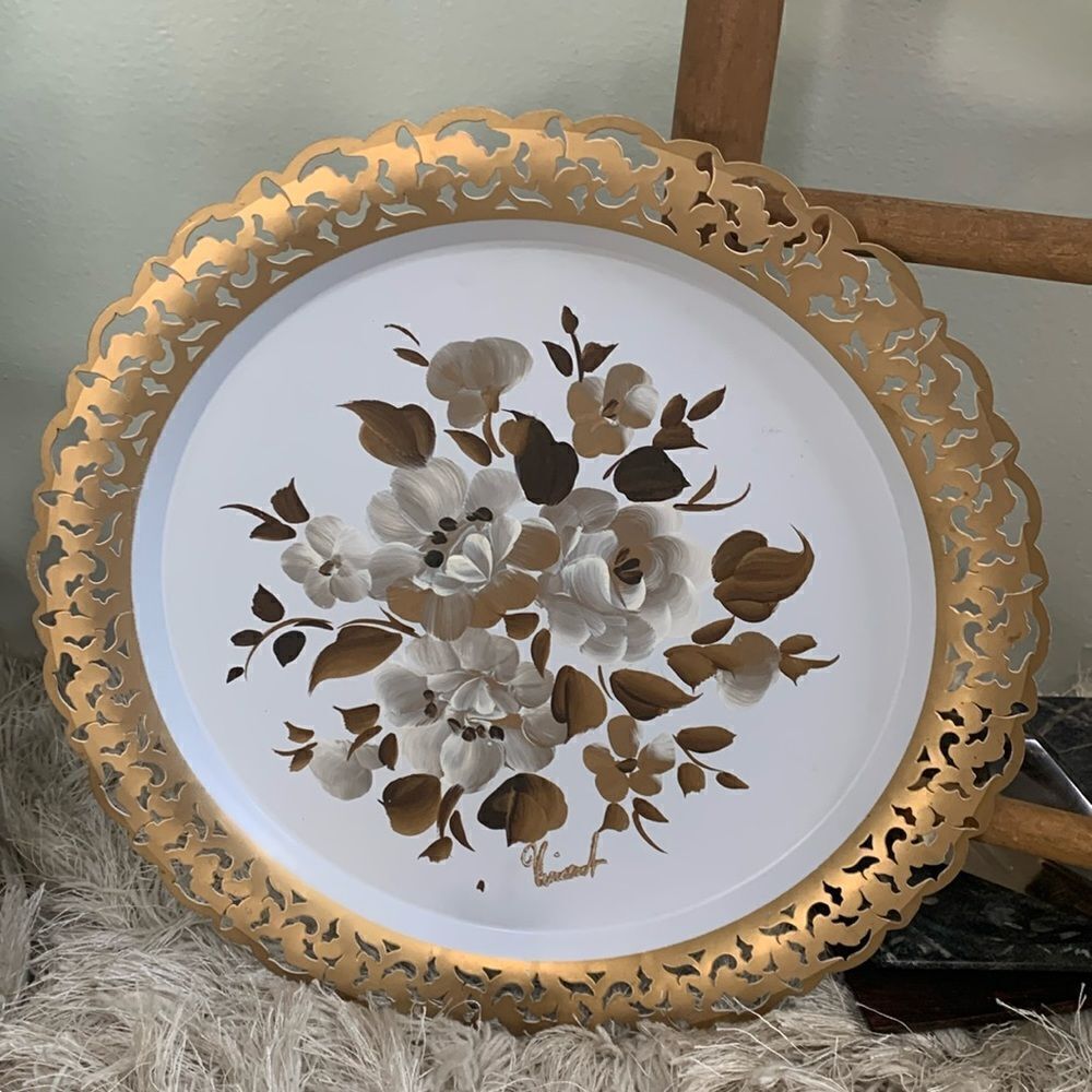 Vintage Nashco Mew York Round Hand-Painted Flower Metal Tray Pierced
Lace Edge